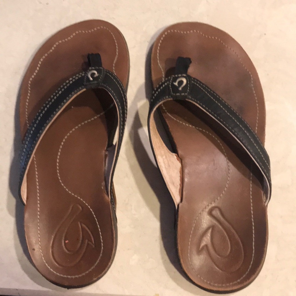 OluKai womens sandal brown size 5 KUMU